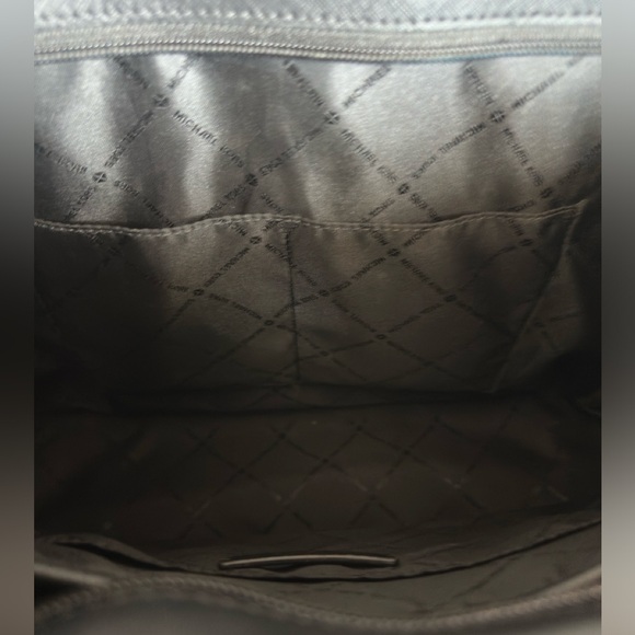 👜 🖤 Large Michael Kors Shoulder Tote - Black 🖤 - Picture 10 of 16